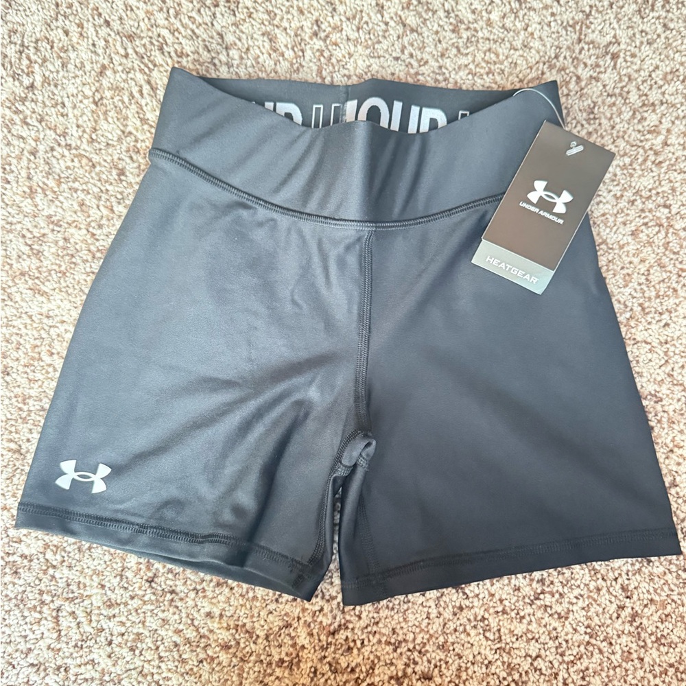 Under Armour BRAND NEW Women's Black Athletic Shorts - Size S